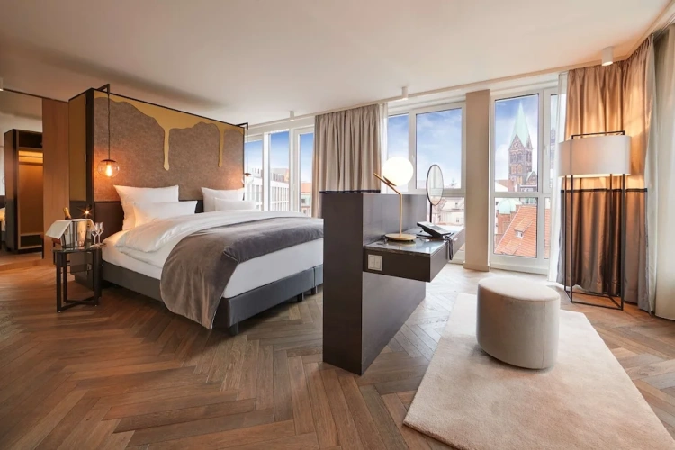 Grand Suite with balcony