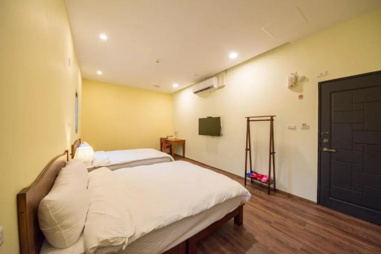 7113 hotel