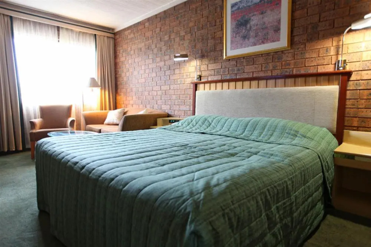 Countryman Motor Inn