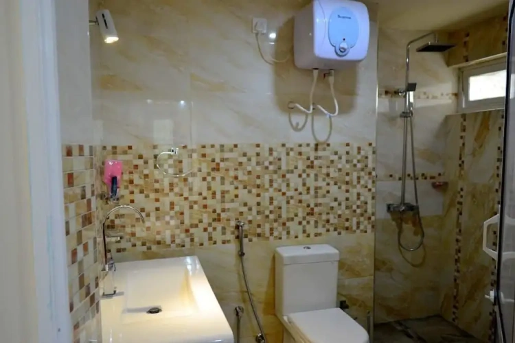 2 Bedrooms Luxury Double Basement room with city view