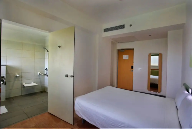 Holiday Inn Express Greater Noida Knowledge Park