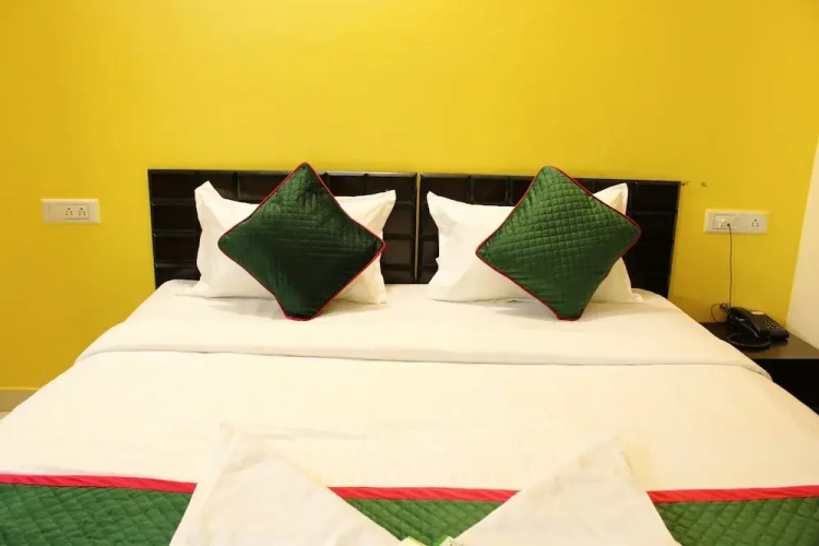 Hotel Crystal Suites