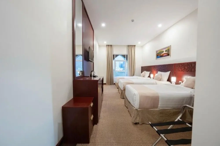 Standard Triple room