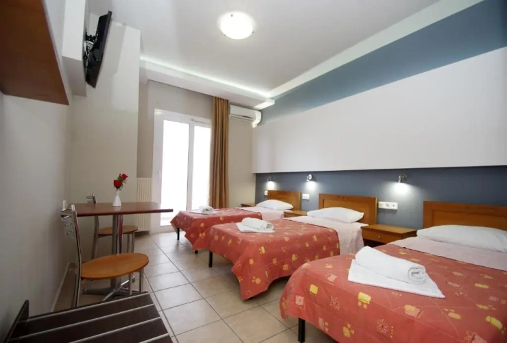Standard Triple room