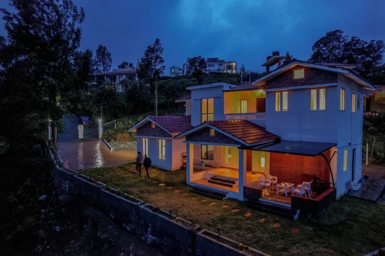 4 Bedrooms Villa