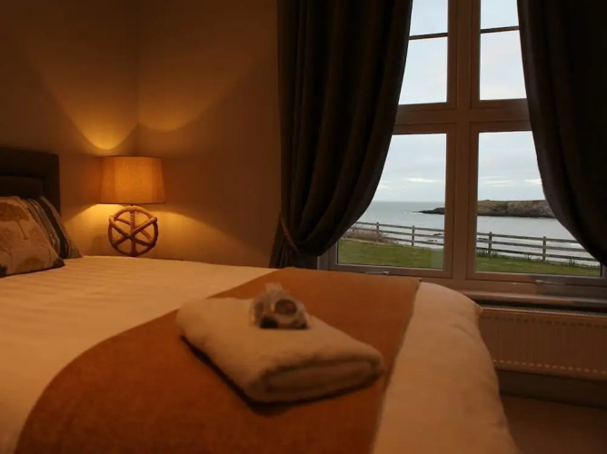 Treddolphin Guest House