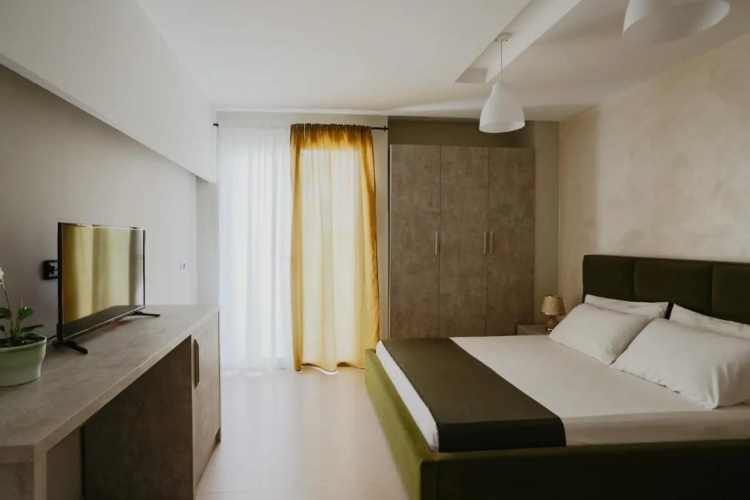 Hotel Miki