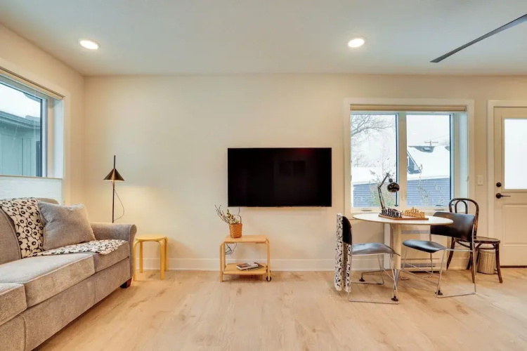< 1 Mi to Carleton College: Wfh-friendly Apartment