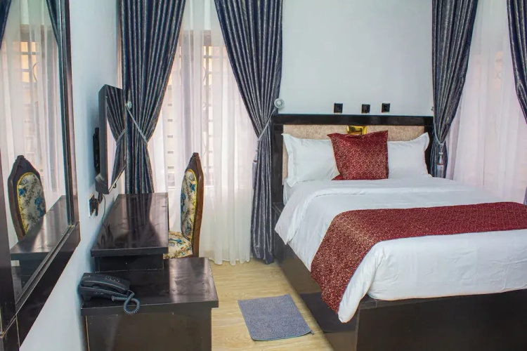 The Blevick Suites And Apartments