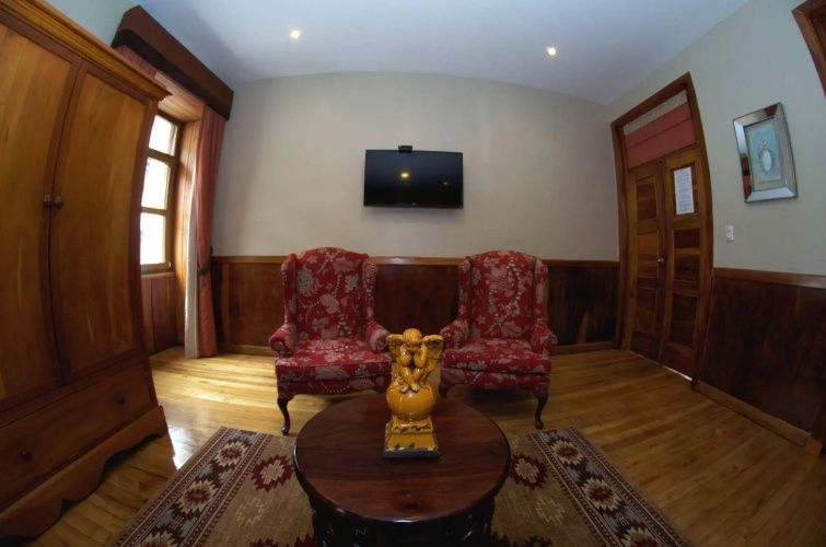Pepe's House Cuenca Hotel & Hostel