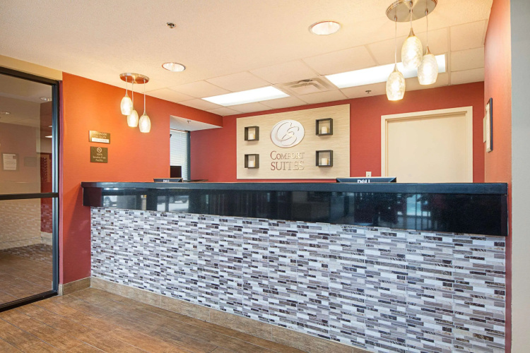 Comfort Suites Beachside