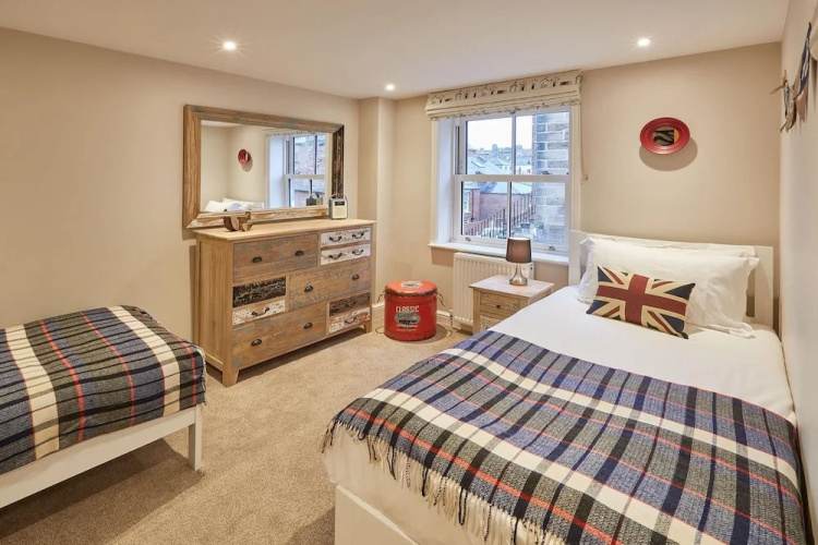 Host Stay Morse Cottage