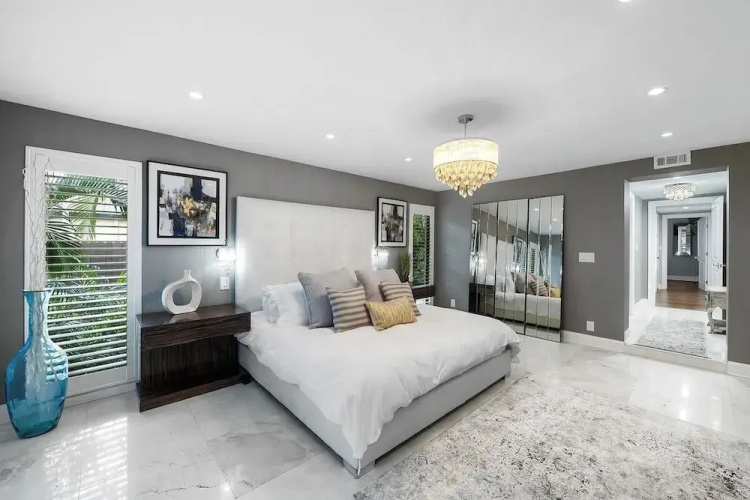 #1 Beach Estate Las Olas Beach Best Location