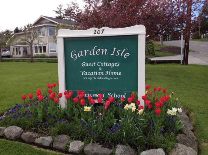 Garden Isle Guest CottagesOver view