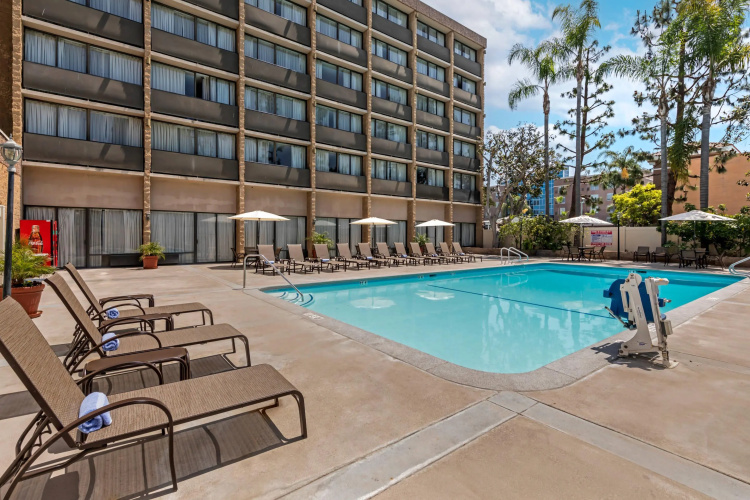Clarion Hotel Anaheim Resort photo 14