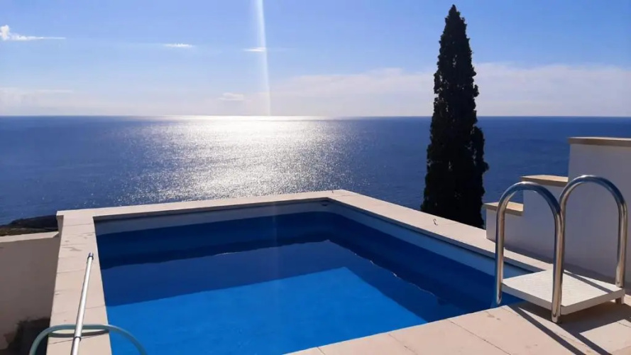 BLU SUITE COTTAGE SUL MARE e SWIMMING POOL