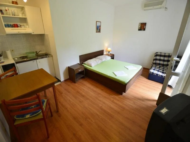 Apartments Miljas