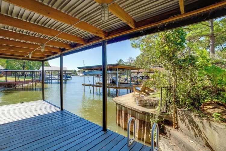 Dock + Bar, Pet Friendly! Cedar Creek Lake A-frame