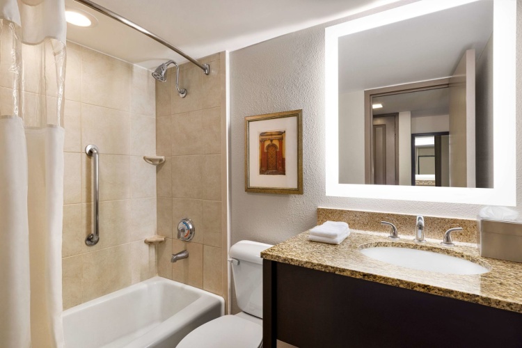 DoubleTree by Hilton New Orleans Airport photo 12