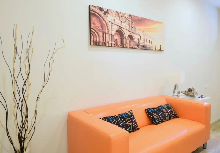 2 Bedrooms Apartment