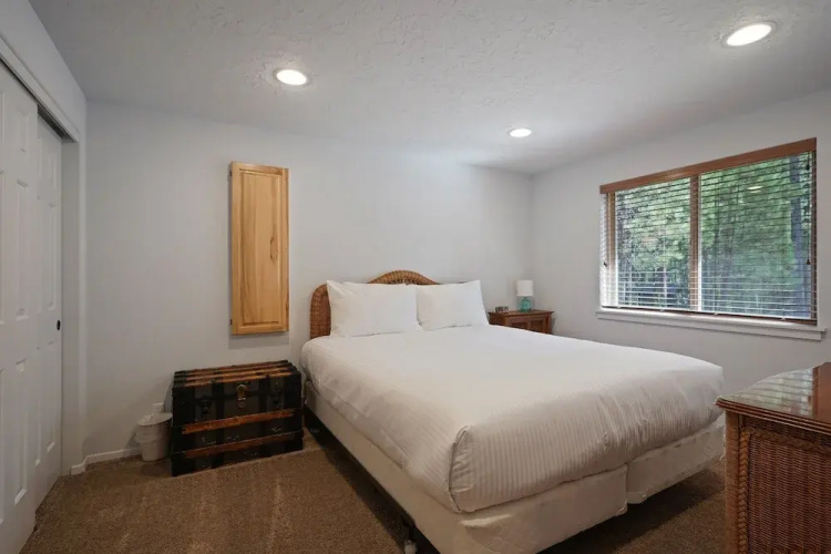 16 Jillian 4 Bedroom Home by RedAwning