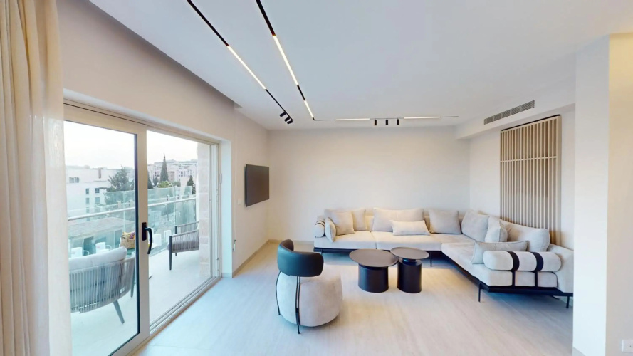 *King David Residences*2 Bd*Pool/Gym/Parking*