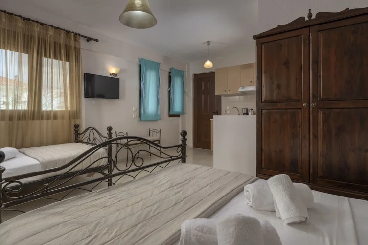 Standard Triple Basement room