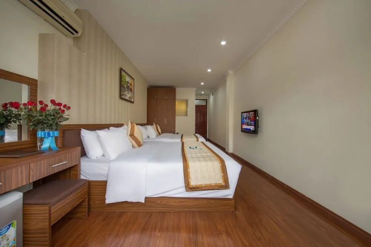 Standard Quadruple Family room with balcony