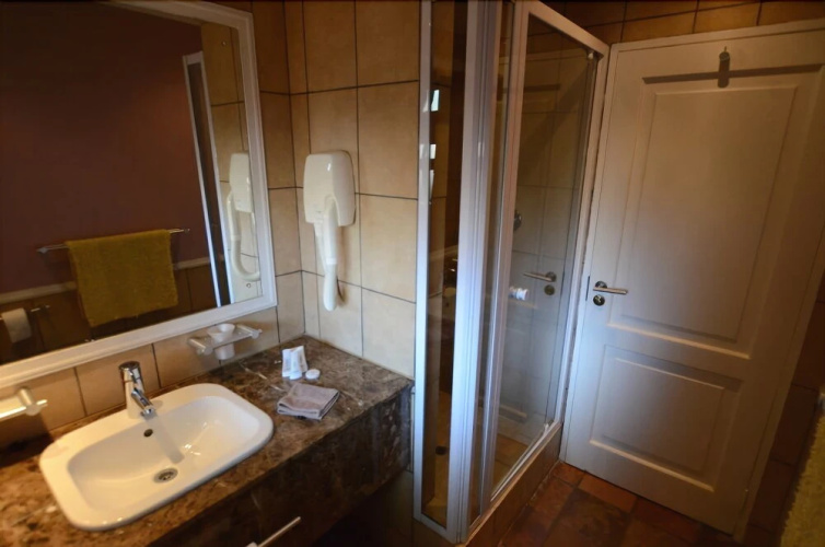 Norscot Manor Guest Lodge