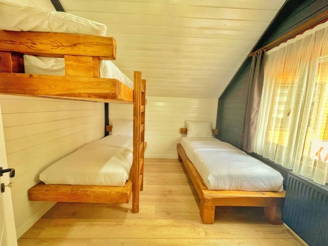 2 Bedrooms Family Bungalow with lake view