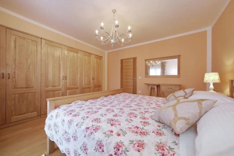 3 Bedrooms Apartment