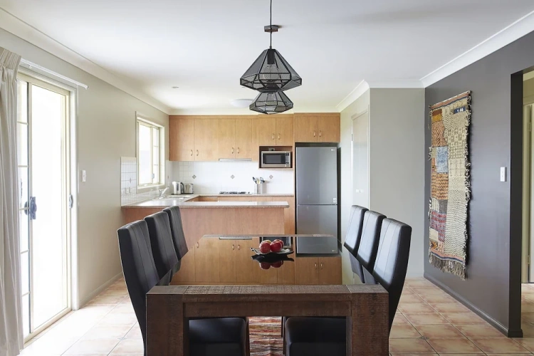 3 Bedrooms Luxury Cottage