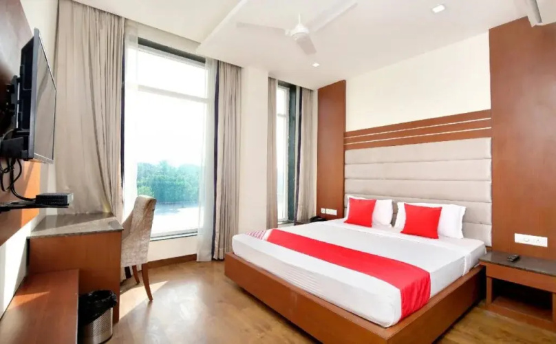 Hotel Lrc By OYO Rooms