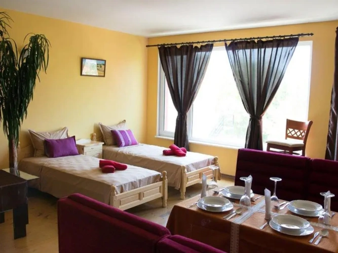 2 Bedrooms Apartment