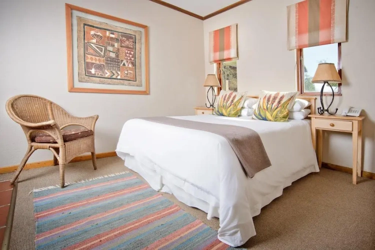 Standard Twin room with garden view
