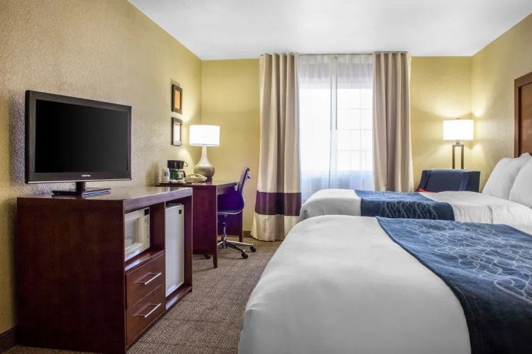 Comfort Inn & Suites At Talavi