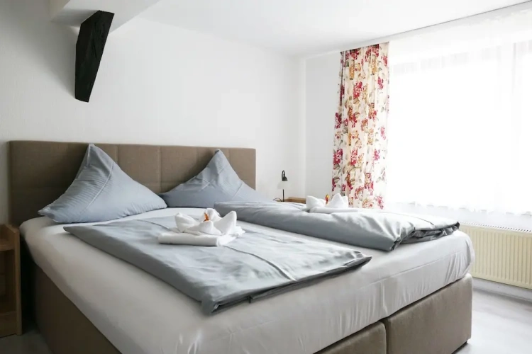 Standard Triple room with balcony