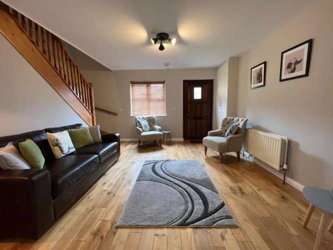 2 Bedrooms Cottage