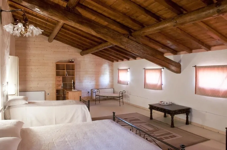 Standard Quadruple room with garden view