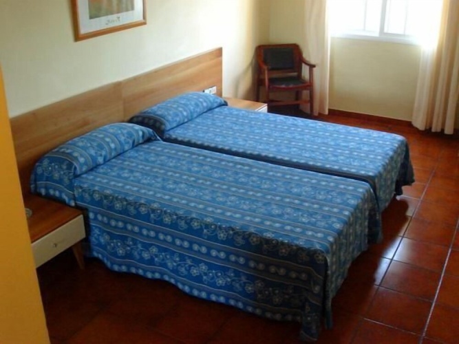 Standard Triple room with balcony