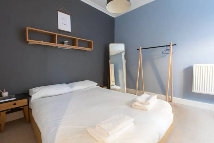 1 Bedroom Flat In Edinburghs New Town