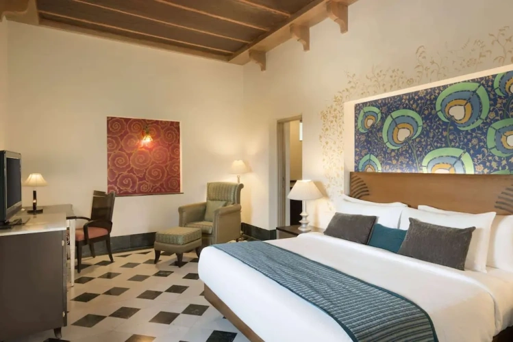 Double Villa with balcony and with courtyard view