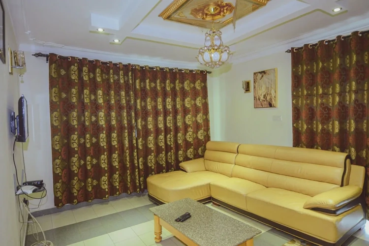 3 Bedrooms Apartment