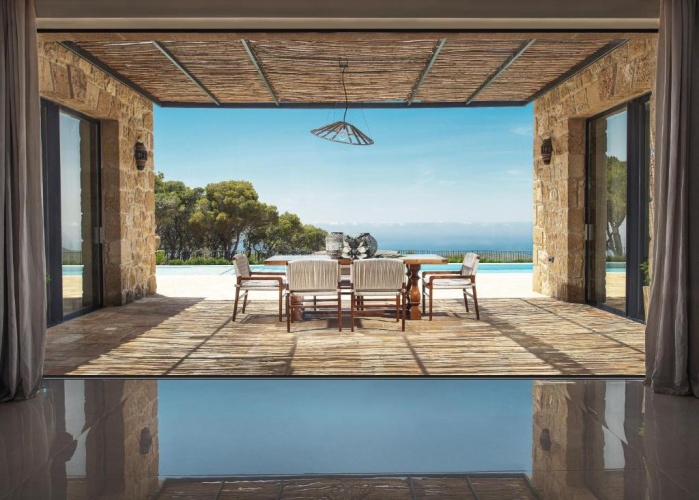 2 Bedrooms Villa