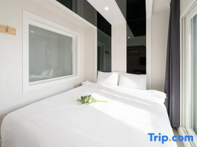Deluxe room with ocean view