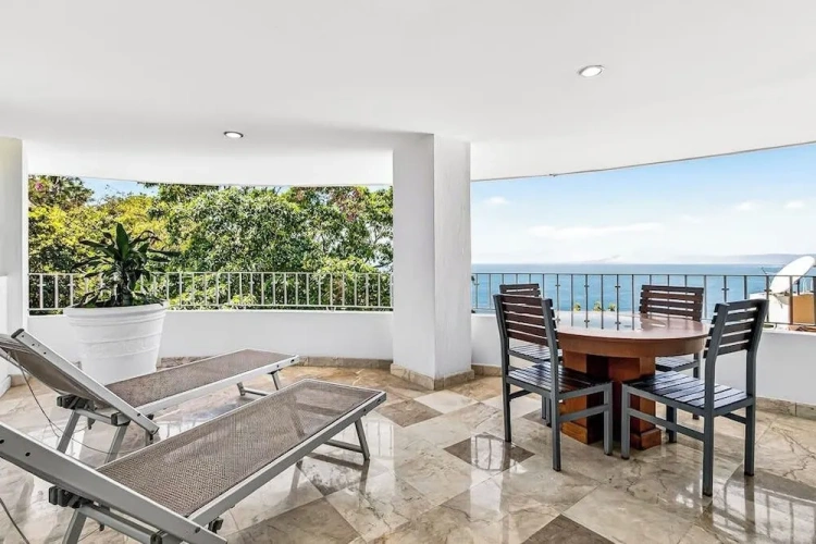 Grand Apartment