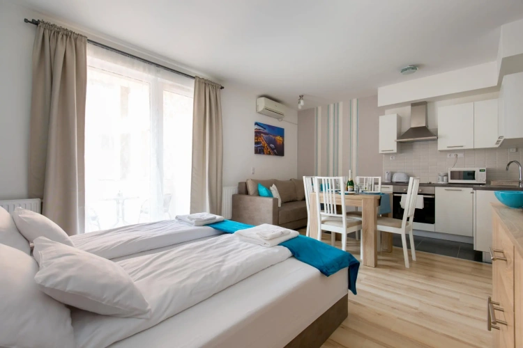 1 Bedroom Deluxe Quadruple room