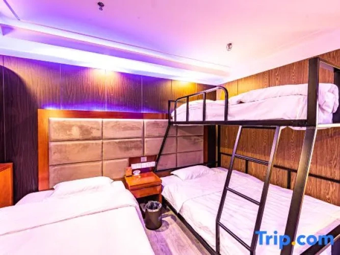 Quadruple Suite