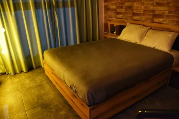 Alexander apartment serres
