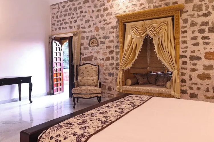 Suite with mountain view